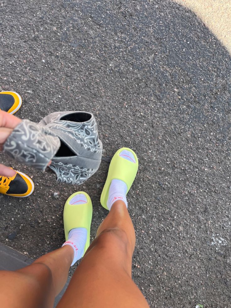 Adidas Yeezy Slide Glow Green - Image 3