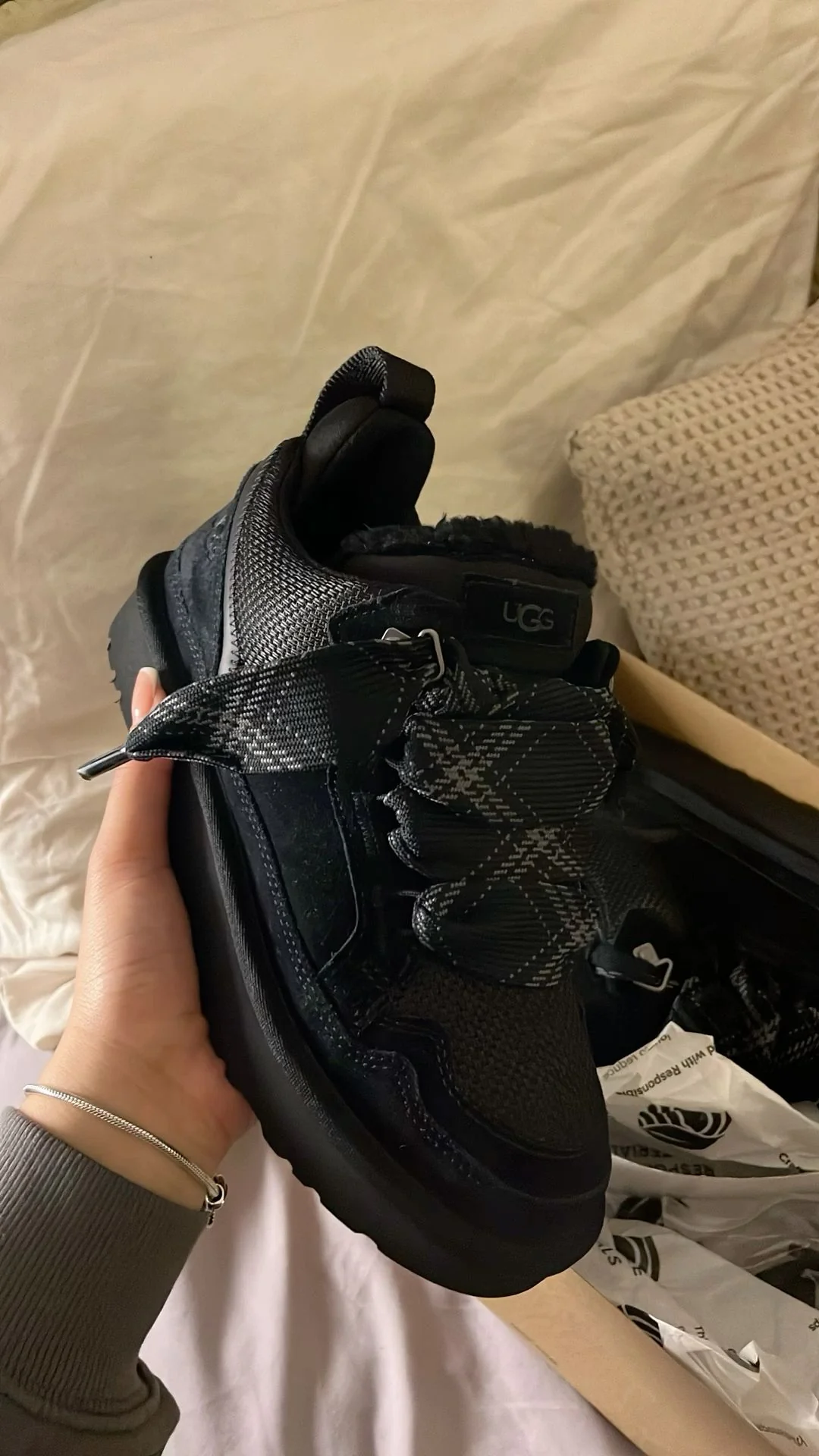 UGG Lowmel Black - Image 6